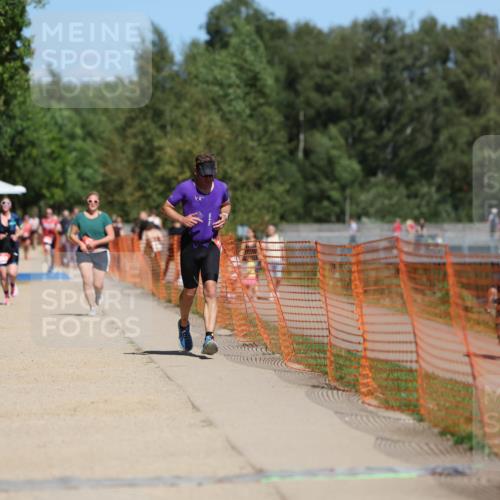 07.09.2025 - 19. Norderstedt Triathlon Michael Strokosch http://msf.ph/oto/8799020 07.09.2025 13:06:29 Laufen 1283 meine-sportfotos.de