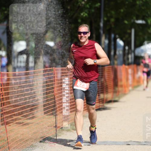 07.09.2025 - 19. Norderstedt Triathlon Michael Strokosch http://msf.ph/oto/8799043 07.09.2025 12:28:54 Laufen 184, 267, 823, 1358 meine-sportfotos.de