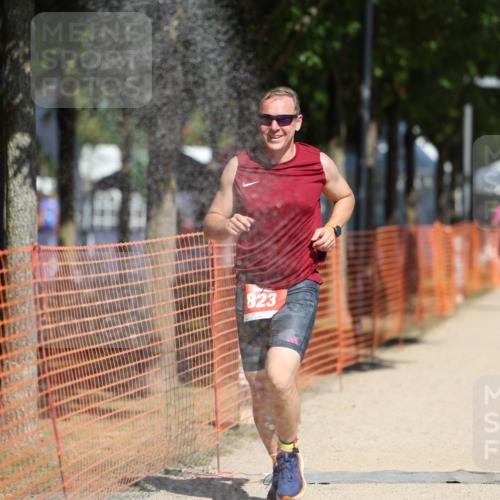 07.09.2025 - 19. Norderstedt Triathlon Michael Strokosch http://msf.ph/oto/8799049 07.09.2025 12:28:54 Laufen 184, 267, 823, 1358 meine-sportfotos.de