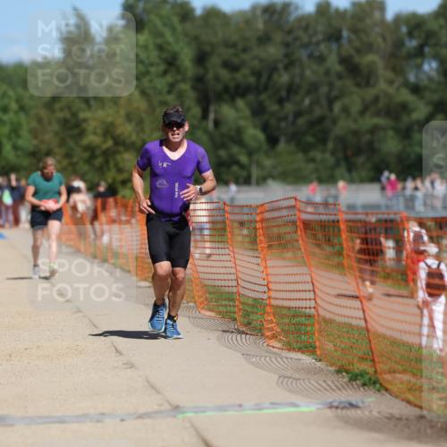 07.09.2025 - 19. Norderstedt Triathlon Michael Strokosch http://msf.ph/oto/8799068 07.09.2025 13:06:30 Laufen 305, 1283 meine-sportfotos.de