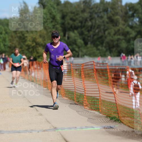 07.09.2025 - 19. Norderstedt Triathlon Michael Strokosch http://msf.ph/oto/8799073 07.09.2025 13:06:30 Laufen 305, 1283 meine-sportfotos.de