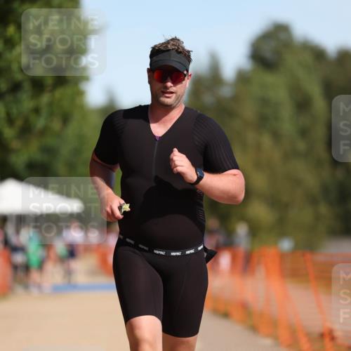 07.09.2025 - 19. Norderstedt Triathlon Michael Strokosch http://msf.ph/oto/8799230 07.09.2025 11:59:15 Laufen 229, 281, 760 meine-sportfotos.de