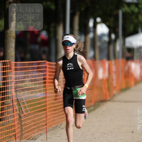 07.09.2025 - 19. Norderstedt Triathlon Michael Strokosch http://msf.ph/oto/8799326 07.09.2025 10:55:55 Laufen 89, 668, 1150 meine-sportfotos.de