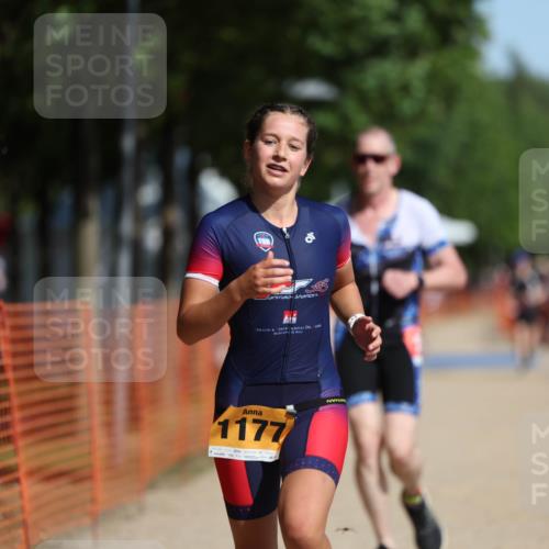 07.09.2025 - 19. Norderstedt Triathlon Michael Strokosch http://msf.ph/oto/8799379 07.09.2025 11:59:36 Laufen 296, 1177, 1383 meine-sportfotos.de