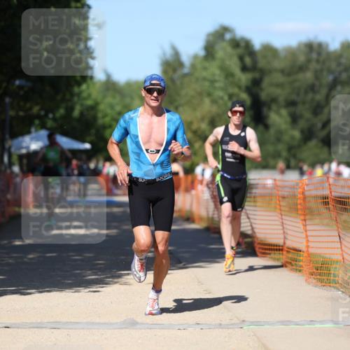 07.09.2025 - 19. Norderstedt Triathlon Michael Strokosch http://msf.ph/oto/8799444 07.09.2025 14:48:06 Laufen 880, 995, 1003 meine-sportfotos.de