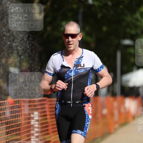 07.09.2025 - 19. Norderstedt Triathlon Michael Strokosch http://msf.ph/oto/8799449 07.09.2025 11:59:38 Laufen 296, 1177, 1383 meine-sportfotos.de