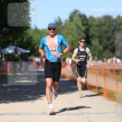 07.09.2025 - 19. Norderstedt Triathlon Michael Strokosch http://msf.ph/oto/8799452 07.09.2025 14:48:06 Laufen 880, 995, 1003 meine-sportfotos.de