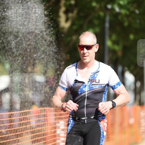 07.09.2025 - 19. Norderstedt Triathlon Michael Strokosch http://msf.ph/oto/8799454 07.09.2025 11:59:38 Laufen 296, 1177, 1383 meine-sportfotos.de