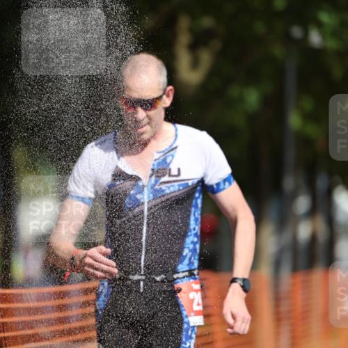 07.09.2025 - 19. Norderstedt Triathlon Michael Strokosch http://msf.ph/oto/8799475 07.09.2025 11:59:39 Laufen 296, 1177, 1383 meine-sportfotos.de