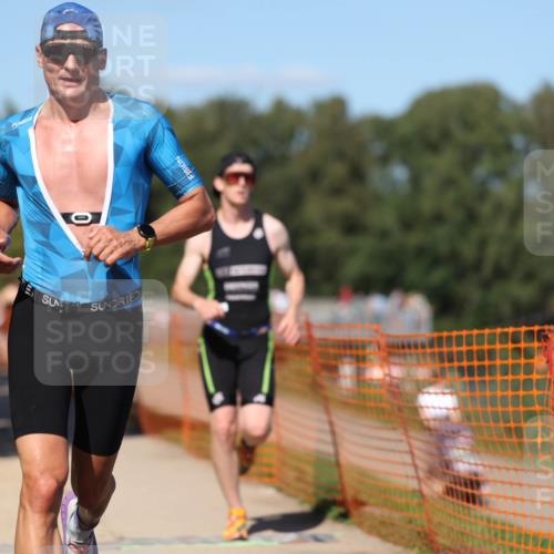07.09.2025 - 19. Norderstedt Triathlon Michael Strokosch http://msf.ph/oto/8799484 07.09.2025 14:48:07 Laufen 880, 995, 1003 meine-sportfotos.de