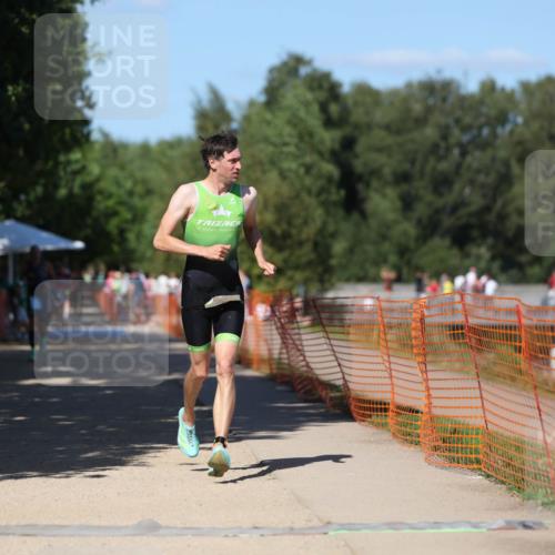 07.09.2025 - 19. Norderstedt Triathlon Michael Strokosch http://msf.ph/oto/8799504 07.09.2025 14:48:12 Laufen 995, 1003 meine-sportfotos.de