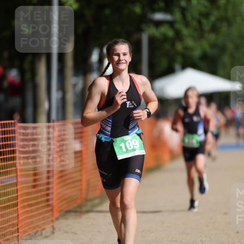 07.09.2025 - 19. Norderstedt Triathlon Michael Strokosch http://msf.ph/oto/8799509 07.09.2025 10:56:05 Laufen 109, 114, 668 meine-sportfotos.de