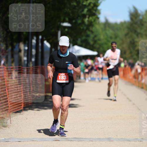 07.09.2025 - 19. Norderstedt Triathlon Michael Strokosch http://msf.ph/oto/8799570 07.09.2025 13:07:09 Laufen 183, 187 meine-sportfotos.de