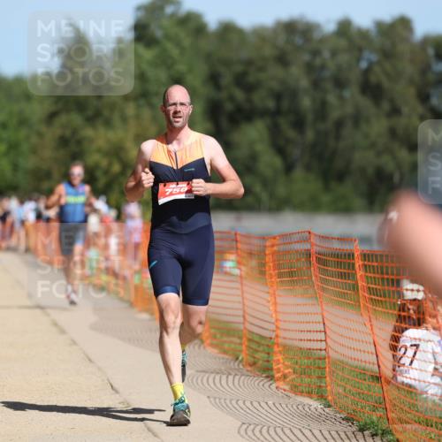 07.09.2025 - 19. Norderstedt Triathlon Michael Strokosch http://msf.ph/oto/8799615 07.09.2025 12:29:26 Laufen 756, 791, 802, 818, 835, 1217 meine-sportfotos.de