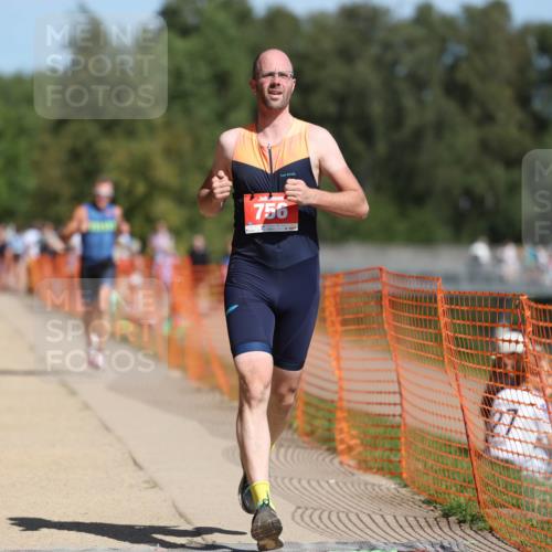 07.09.2025 - 19. Norderstedt Triathlon Michael Strokosch http://msf.ph/oto/8799632 07.09.2025 12:29:27 Laufen 186, 756, 791, 802, 818 meine-sportfotos.de