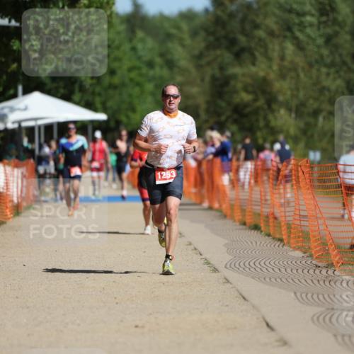 07.09.2025 - 19. Norderstedt Triathlon Michael Strokosch http://msf.ph/oto/8799688 07.09.2025 12:00:14 Laufen 1253 meine-sportfotos.de