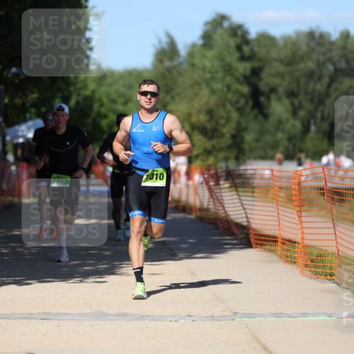 07.09.2025 - 19. Norderstedt Triathlon Michael Strokosch http://msf.ph/oto/8799692 07.09.2025 14:48:35 Laufen 911, 986, 997, 1010, 1025, 1039 meine-sportfotos.de