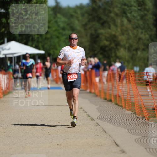 07.09.2025 - 19. Norderstedt Triathlon Michael Strokosch http://msf.ph/oto/8799708 07.09.2025 12:00:15 Laufen 1253 meine-sportfotos.de
