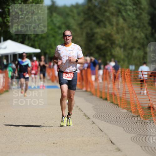 07.09.2025 - 19. Norderstedt Triathlon Michael Strokosch http://msf.ph/oto/8799715 07.09.2025 12:00:15 Laufen 1253 meine-sportfotos.de