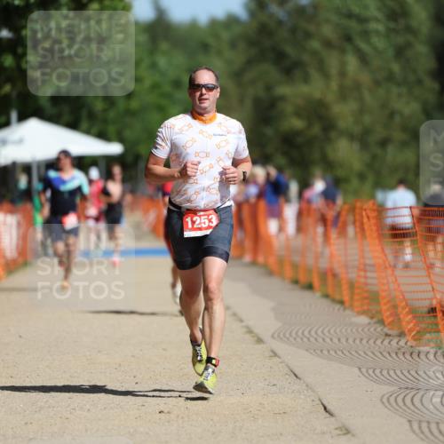 07.09.2025 - 19. Norderstedt Triathlon Michael Strokosch http://msf.ph/oto/8799722 07.09.2025 12:00:16 Laufen 1253 meine-sportfotos.de