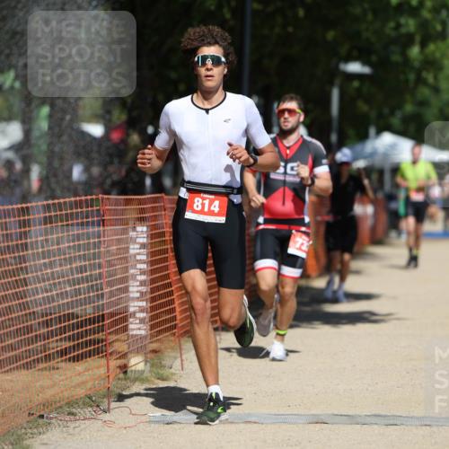 07.09.2025 - 19. Norderstedt Triathlon Michael Strokosch http://msf.ph/oto/8799769 07.09.2025 13:07:22 Laufen 718, 732, 814, 1248 meine-sportfotos.de