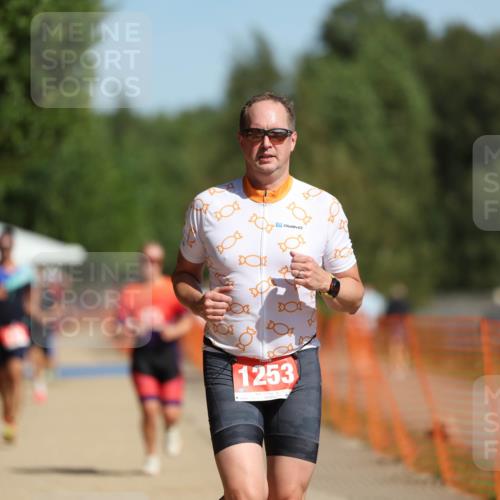 07.09.2025 - 19. Norderstedt Triathlon Michael Strokosch http://msf.ph/oto/8799780 07.09.2025 12:00:19 Laufen 714, 749, 1253 meine-sportfotos.de