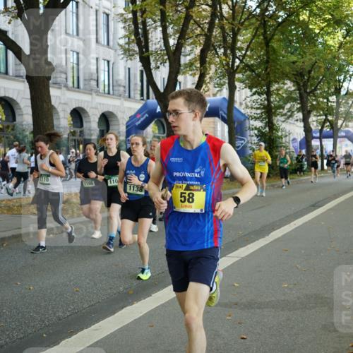 07.09.2025 - BARMER Alsterlauf Yannick Fuchs http://msf.ph/oto/8799812 07.09.2025 11:47:59 Laufen 8107, 1110, 1166, 110, 1138, 58 meine-sportfotos.de
