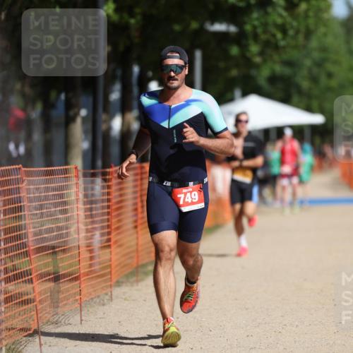 07.09.2025 - 19. Norderstedt Triathlon Michael Strokosch http://msf.ph/oto/8799865 07.09.2025 12:00:24 Laufen 714, 749, 1184 meine-sportfotos.de