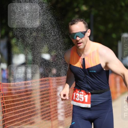 07.09.2025 - 19. Norderstedt Triathlon Michael Strokosch http://msf.ph/oto/8799890 07.09.2025 12:29:41 Laufen 1350, 1351 meine-sportfotos.de