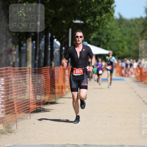 07.09.2025 - 19. Norderstedt Triathlon Michael Strokosch http://msf.ph/oto/8799899 07.09.2025 12:29:57 Laufen 279, 1357 meine-sportfotos.de