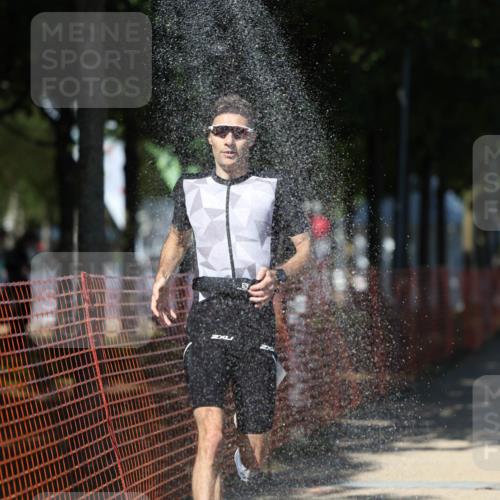 07.09.2025 - 19. Norderstedt Triathlon Michael Strokosch http://msf.ph/oto/8799903 07.09.2025 14:48:50 Laufen 965, 999, 1018 meine-sportfotos.de