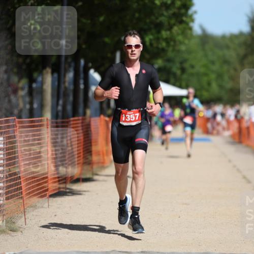 07.09.2025 - 19. Norderstedt Triathlon Michael Strokosch http://msf.ph/oto/8799929 07.09.2025 12:29:58 Laufen 279, 1357 meine-sportfotos.de