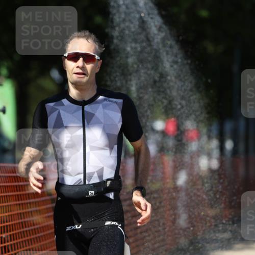 07.09.2025 - 19. Norderstedt Triathlon Michael Strokosch http://msf.ph/oto/8799930 07.09.2025 14:48:51 Laufen 965, 999, 1018 meine-sportfotos.de