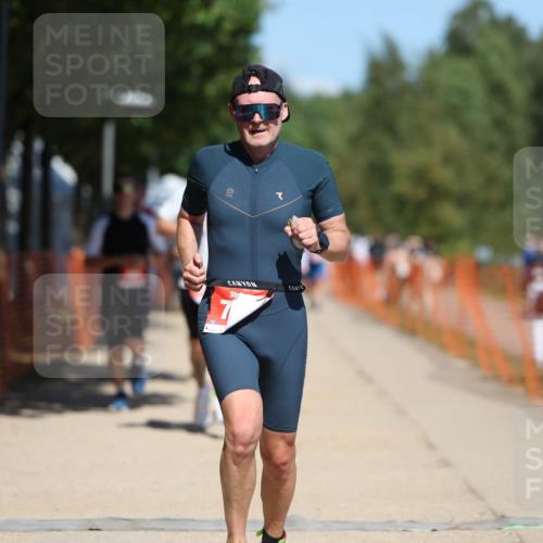 07.09.2025 - 19. Norderstedt Triathlon Michael Strokosch http://msf.ph/oto/8799976 07.09.2025 13:07:37 Laufen 709, 781, 788, 816, 1262 meine-sportfotos.de
