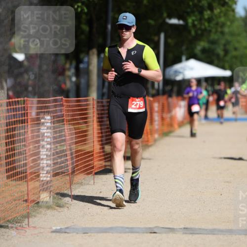 07.09.2025 - 19. Norderstedt Triathlon Michael Strokosch http://msf.ph/oto/8800032 07.09.2025 12:30:02 Laufen 261, 279, 1357 meine-sportfotos.de