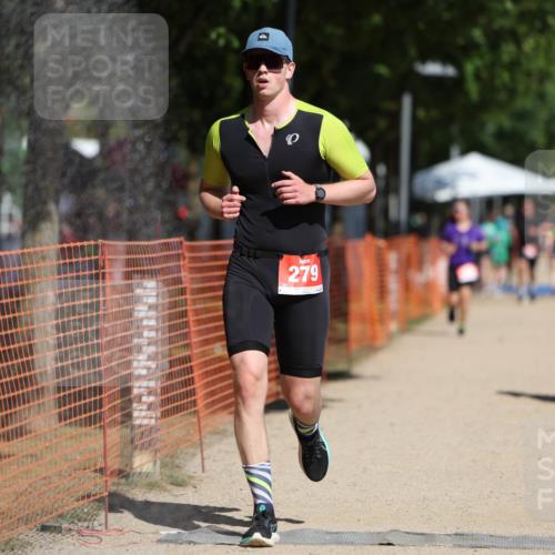 07.09.2025 - 19. Norderstedt Triathlon Michael Strokosch http://msf.ph/oto/8800060 07.09.2025 12:30:03 Laufen 261, 279, 1357 meine-sportfotos.de
