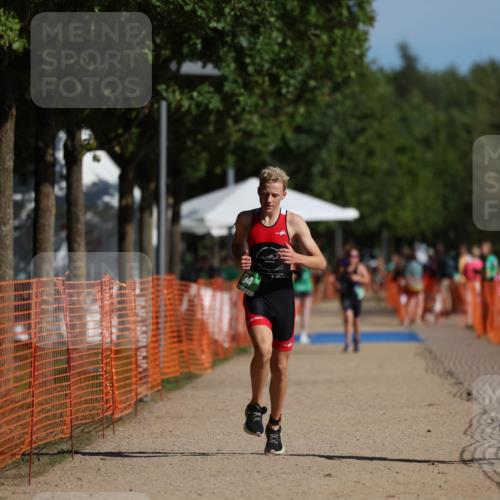 07.09.2025 - 19. Norderstedt Triathlon Michael Strokosch http://msf.ph/oto/8800068 07.09.2025 10:56:48 Laufen 98, 104 meine-sportfotos.de