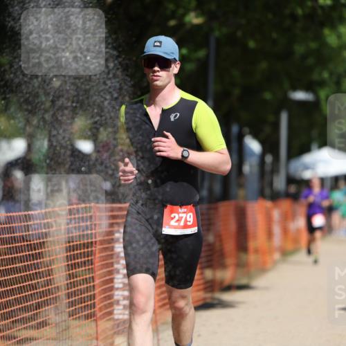 07.09.2025 - 19. Norderstedt Triathlon Michael Strokosch http://msf.ph/oto/8800086 07.09.2025 12:30:04 Laufen 261, 279 meine-sportfotos.de