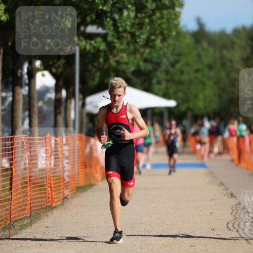 07.09.2025 - 19. Norderstedt Triathlon Michael Strokosch http://msf.ph/oto/8800096 07.09.2025 10:56:48 Laufen 98, 104 meine-sportfotos.de