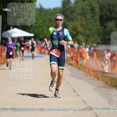 07.09.2025 - 19. Norderstedt Triathlon Michael Strokosch http://msf.ph/oto/8800111 07.09.2025 12:30:06 Laufen 261, 279, 1246 meine-sportfotos.de