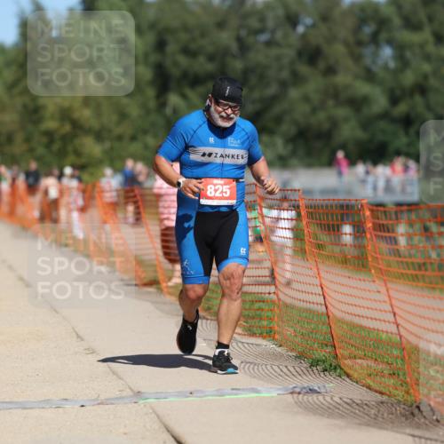 07.09.2025 - 19. Norderstedt Triathlon Michael Strokosch http://msf.ph/oto/8800203 07.09.2025 13:07:54 Laufen 825, 828 meine-sportfotos.de