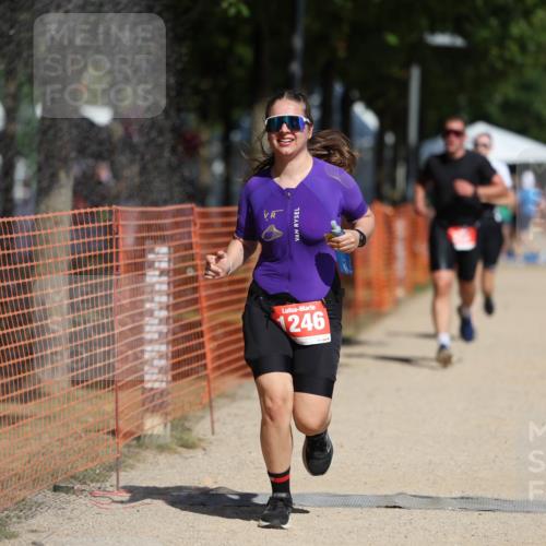07.09.2025 - 19. Norderstedt Triathlon Michael Strokosch http://msf.ph/oto/8800204 07.09.2025 12:30:14 Laufen 252, 292, 1246 meine-sportfotos.de