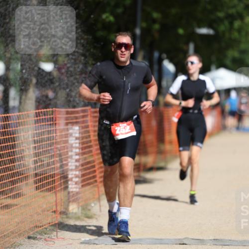 07.09.2025 - 19. Norderstedt Triathlon Michael Strokosch http://msf.ph/oto/8800285 07.09.2025 12:30:17 Laufen 252, 292, 1246 meine-sportfotos.de