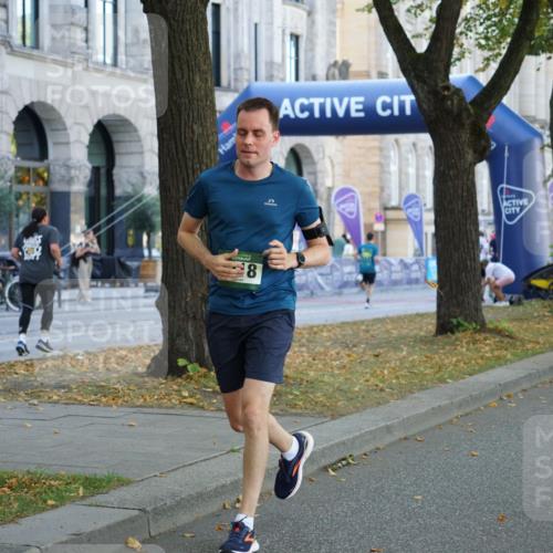 07.09.2025 - BARMER Alsterlauf Yannick Fuchs http://msf.ph/oto/8800307 07.09.2025 11:48:30 Laufen 8, 093 meine-sportfotos.de