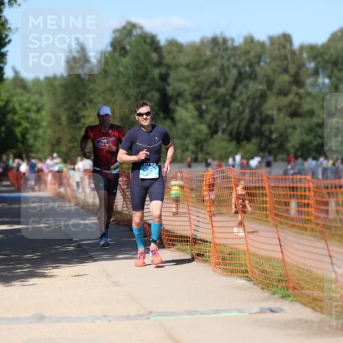 07.09.2025 - 19. Norderstedt Triathlon Michael Strokosch http://msf.ph/oto/8800343 07.09.2025 14:50:17 Laufen 369, 960 meine-sportfotos.de