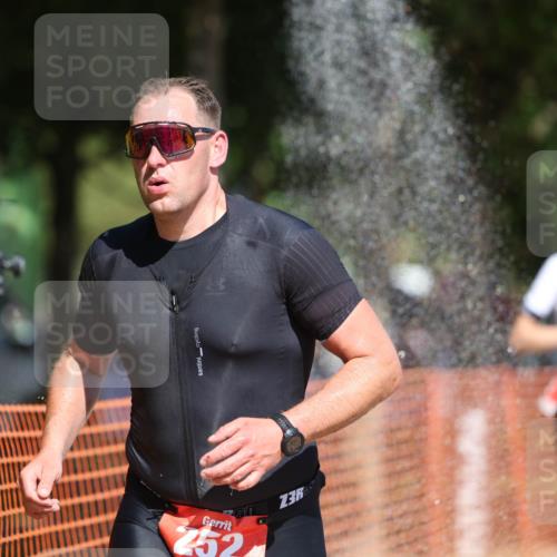 07.09.2025 - 19. Norderstedt Triathlon Michael Strokosch http://msf.ph/oto/8800349 07.09.2025 12:30:19 Laufen 252, 292 meine-sportfotos.de