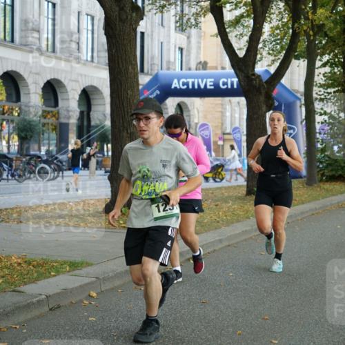 07.09.2025 - BARMER Alsterlauf Yannick Fuchs http://msf.ph/oto/8800386 07.09.2025 11:48:35 Laufen 123, 1024 meine-sportfotos.de