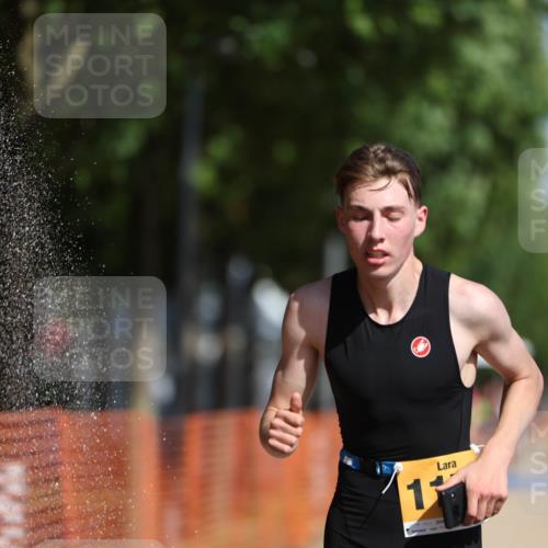 07.09.2025 - 19. Norderstedt Triathlon Michael Strokosch http://msf.ph/oto/8800420 07.09.2025 12:01:00 Laufen 1152, 1156 meine-sportfotos.de