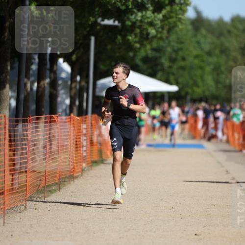 07.09.2025 - 19. Norderstedt Triathlon Michael Strokosch http://msf.ph/oto/8800474 07.09.2025 12:01:04 Laufen 787, 1152, 1156 meine-sportfotos.de