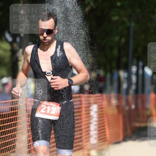 07.09.2025 - 19. Norderstedt Triathlon Michael Strokosch http://msf.ph/oto/8800479 07.09.2025 13:08:17 Laufen 167, 205, 212, 249 meine-sportfotos.de